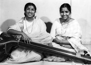 Asha Bhosle remembers Lata Didi