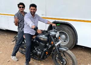 Amit Sadh gifts hairstylist a motorcycle to reward his work