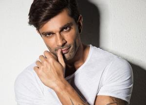 Karan Singh Grover has an incredible 2022, check it out! 