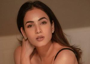 Not Jacqueline but Sonal Chauhan in Akkineni Nagarjuna’s The Ghost