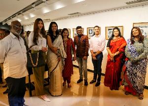 Kiran Nagarkar Retro 80 Frames: Celebrities Grace The Man, The Times, His Work at Jehangir Art Gallery